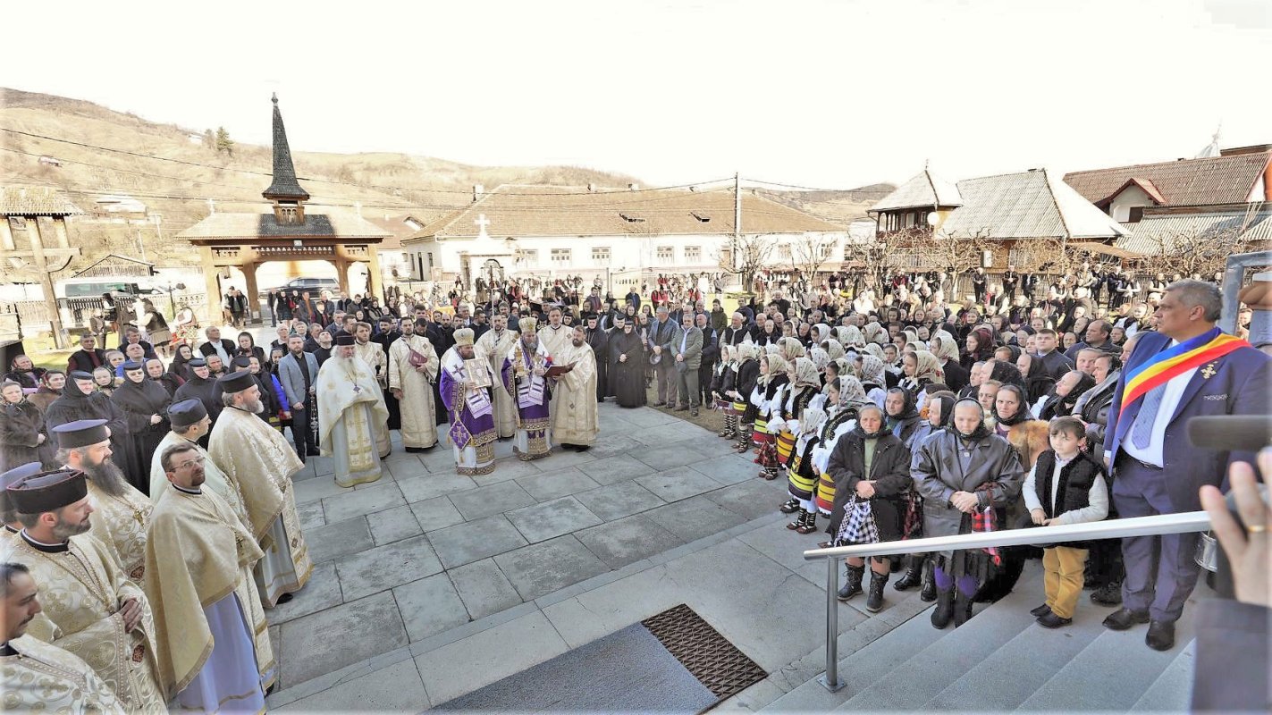 Slujiri arhiereși în Duminica a doua din Postul Sfintelor Paști 113860