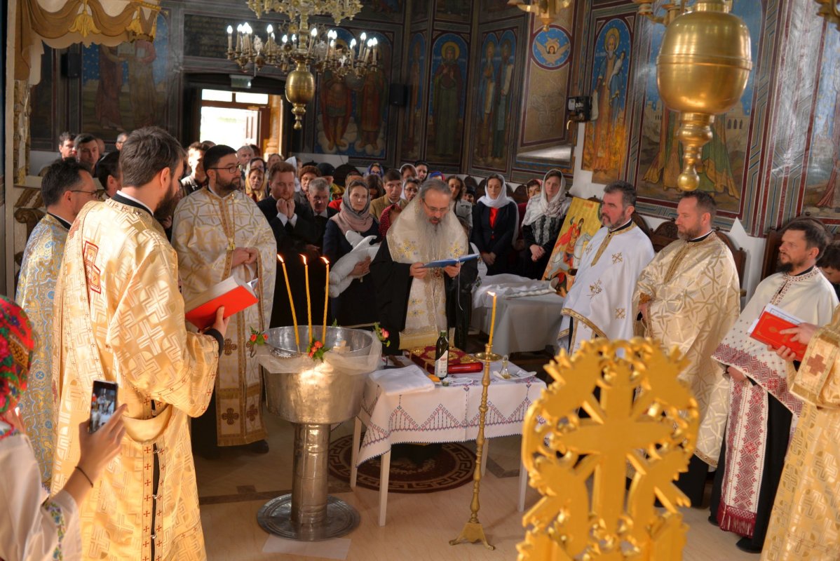 Vizite arhiereşti în Protopopiatul Hârlău 113819