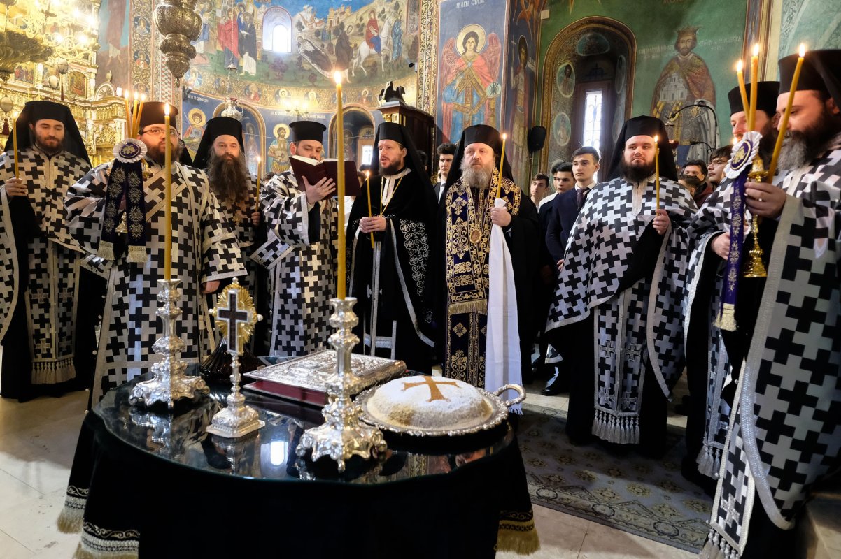 Slujbă de pomenire pentru Patriarhul Justinian Marina 113760