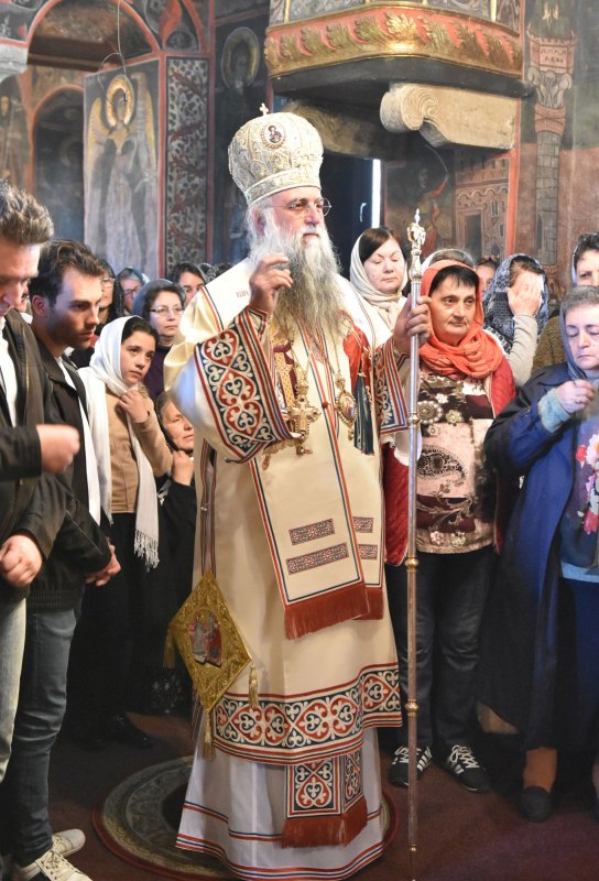 Slujire arhierească de hramul Paraclisului Arhiepiscopal 113807