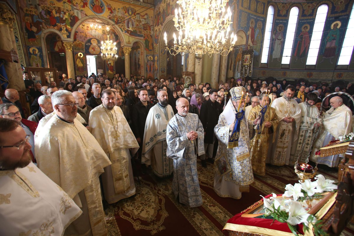 Slujiri arhierești și hramuri la praznicul Bunei Vestiri 113784