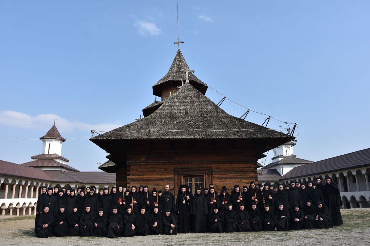 Slujiri arhierești și hramuri la praznicul Bunei Vestiri 113786