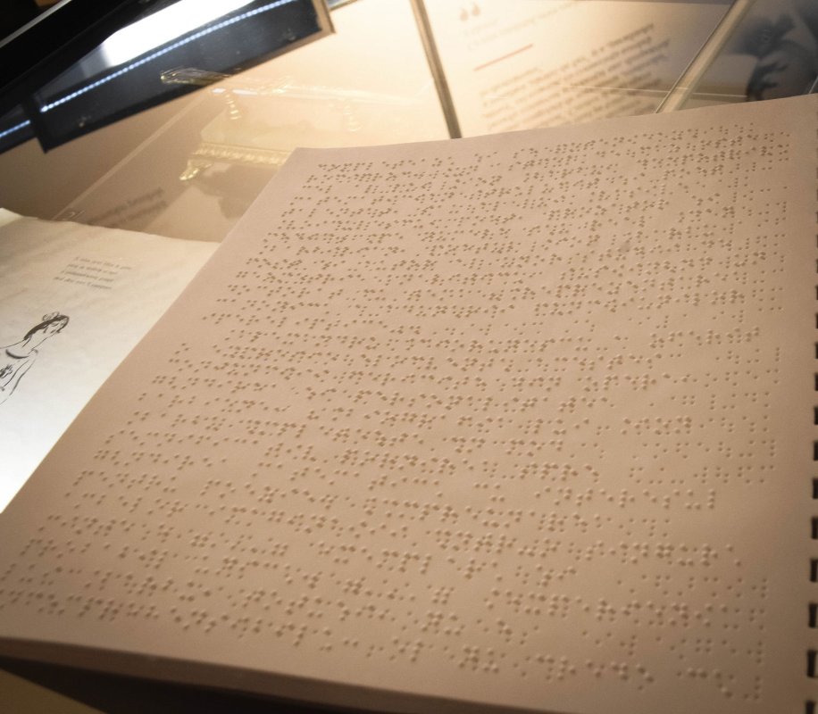 Ghidul Muzeului Naţional al Literaturii Române în Braille 113689