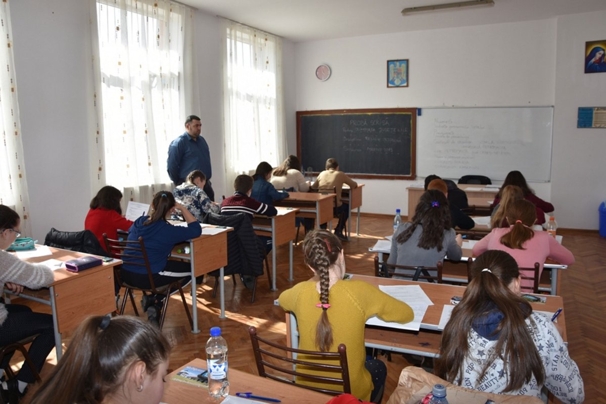 Sute de elevi la olimpiada de religie, etapa județeană 113695