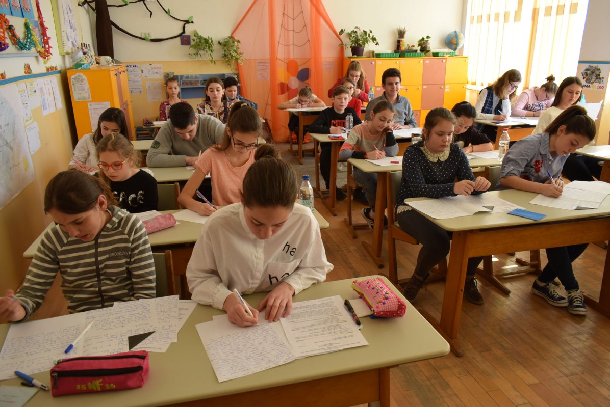 Sute de elevi la olimpiada de religie, etapa județeană 113699