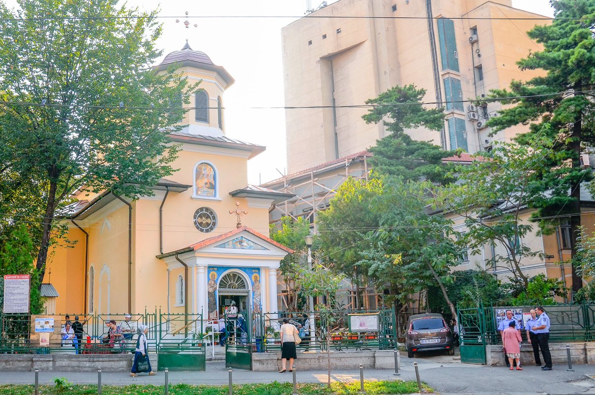 Trei veacuri de istorie la Biserica Oborul Vechi 113665