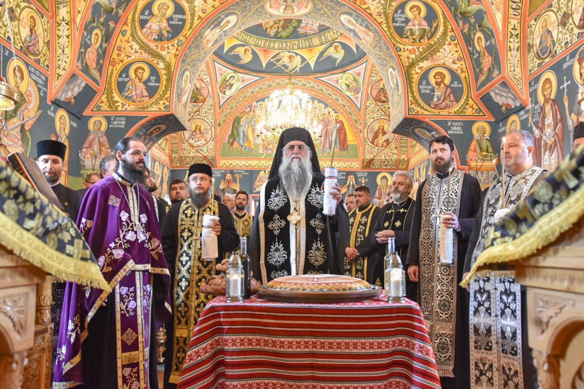 Patriarhul Justinian pomenit la Mănăstirea Suieşti 113643