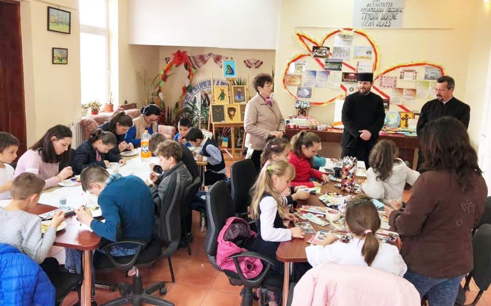 Proiectul „Icoana din sufletul meu”, în centre ale Filantropiei Ortodoxe Alba 113628