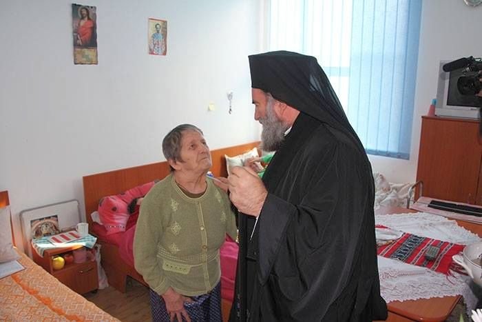 Un astfel de arhiereu se cuvenea să aveţi! 113572