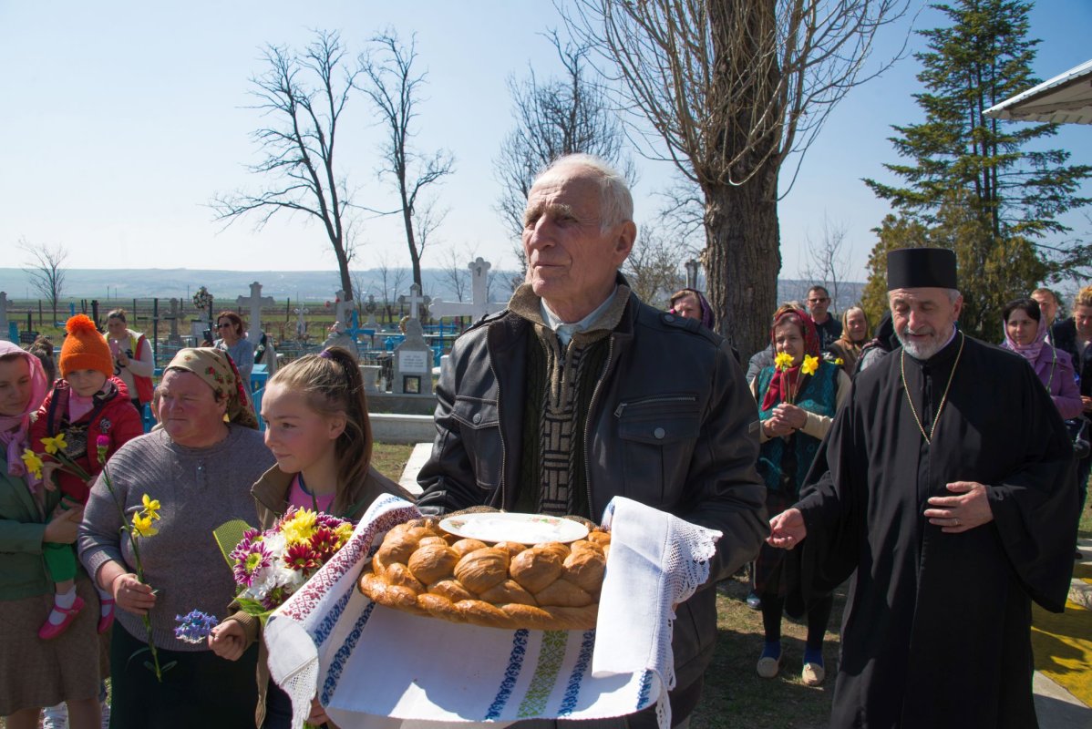 „Omul îşi răstigneşte inima când îi iartă pe vrăjmaşi” 113428