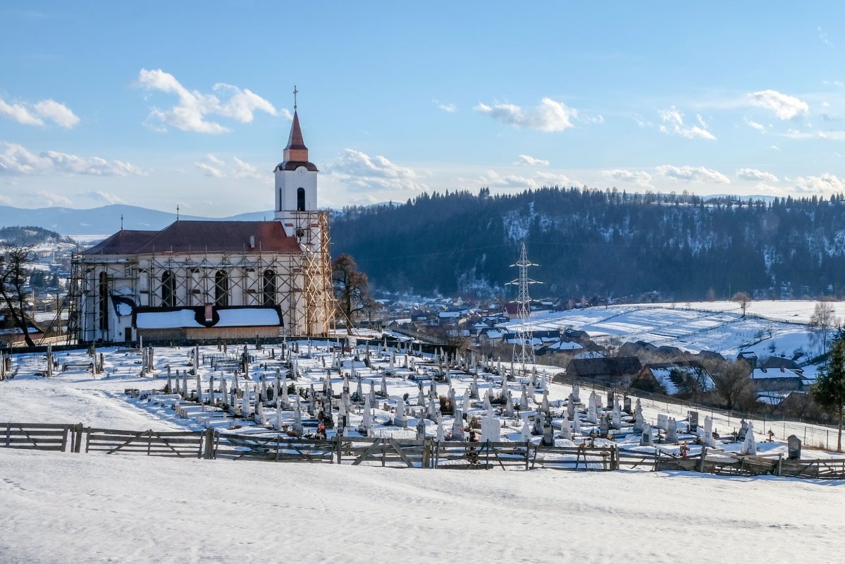 Sărmaș, parohia ortodoxă ca „un călcâi de pâine” 113442