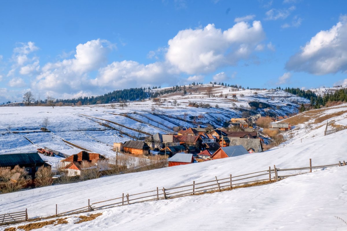 Sărmaș, parohia ortodoxă ca „un călcâi de pâine” 113446