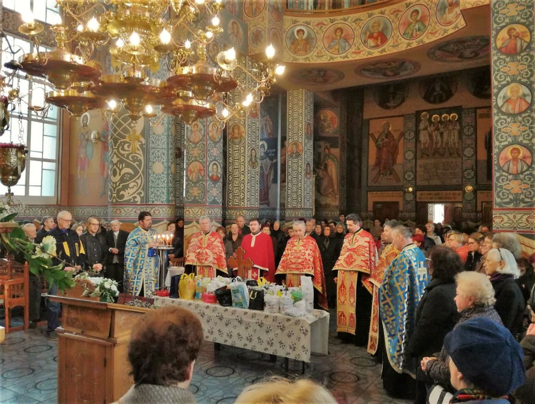 „Serile duhovnicești” din Postul Sfintelor Paști, la parohia clujeană „Nașterea Domnului” 113484