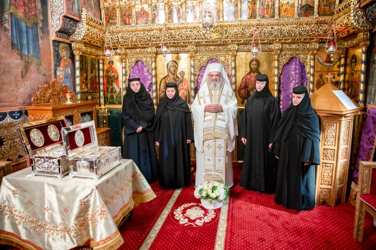 Racle sfinţite pentru Mănăstirea Suzana 113380