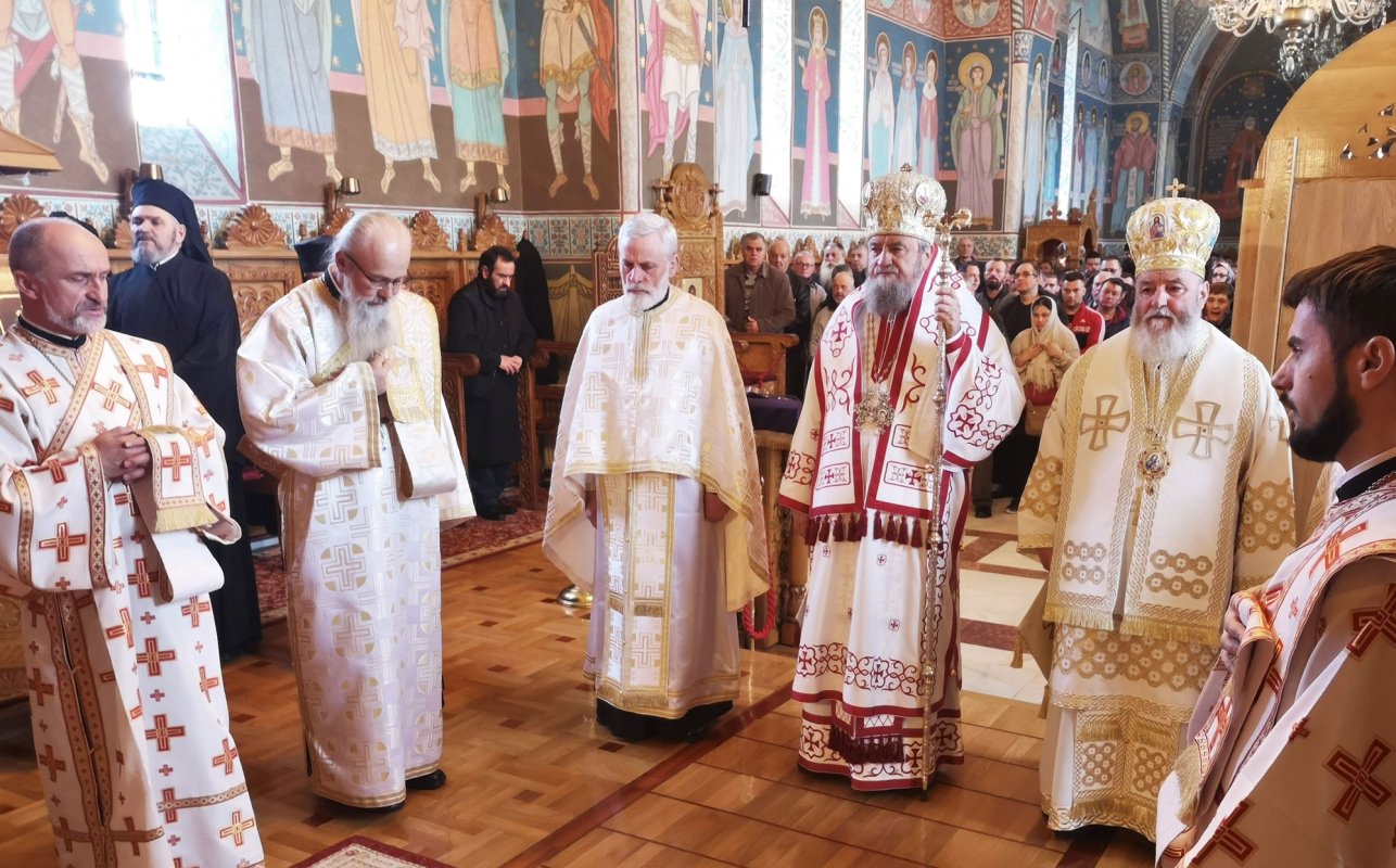 Slujiri arhierești în Duminica a treia din Postul Mare 113408