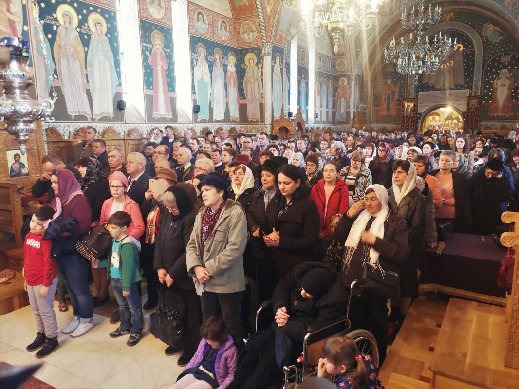 Slujiri arhierești în Duminica a treia din Postul Mare 113409