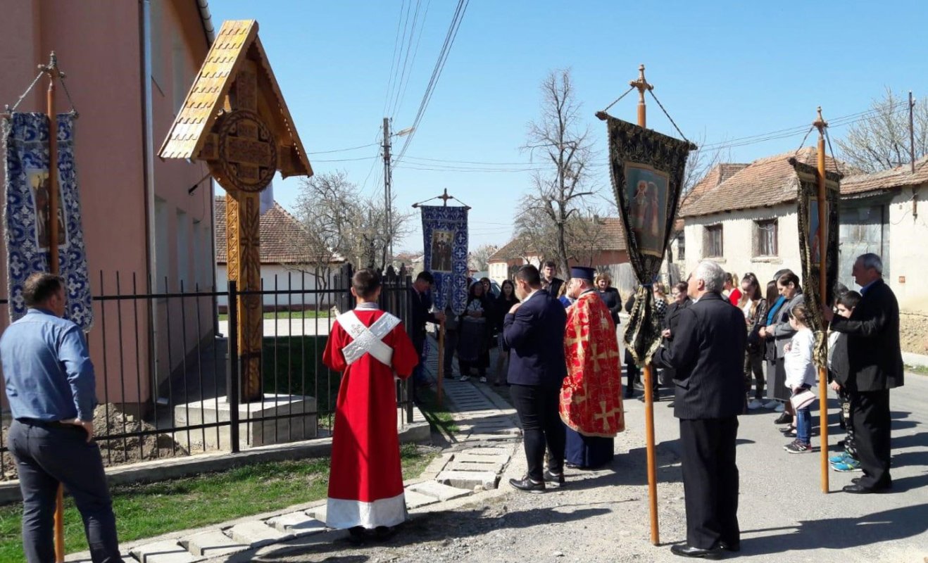 Procesiune și sfințire de troiță în Parohia Gepiș, Eparhia Oradiei 113344