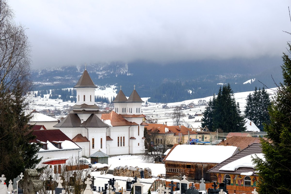 La Bilbor, Biserica uneşte comunitatea 113158