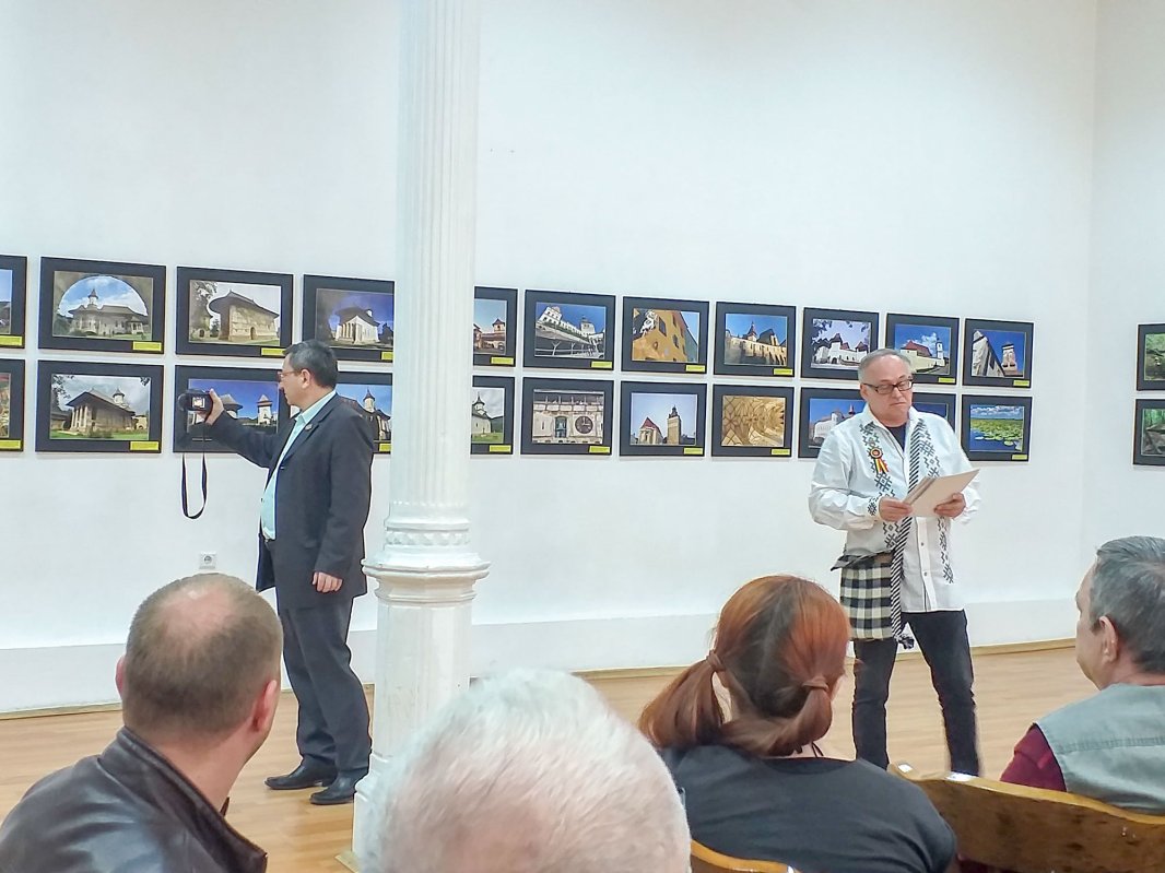 Activităţi cultural-artistice la Târgu Jiu 113125