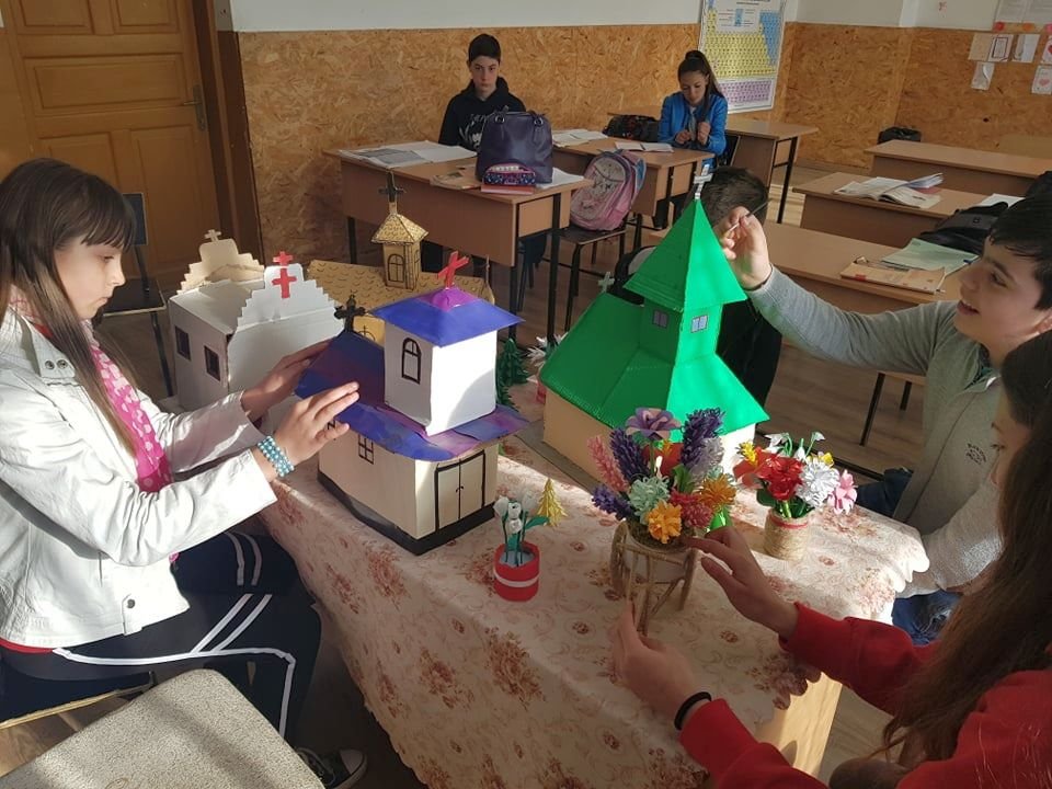 „Hristos - prezenţă vie în inima satului meu”, la Biserica „Sfântul Dumitru” din Şcheia 113040