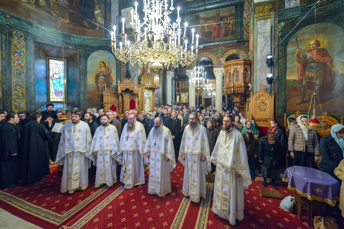 Binecuvântare la o lavră monahală de tradiție din Capitală 112985