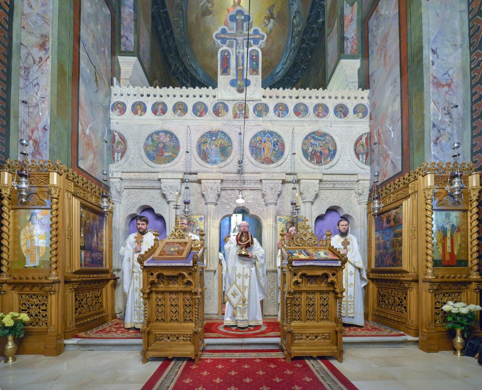 Binecuvântare la o lavră monahală de tradiție din Capitală 112986