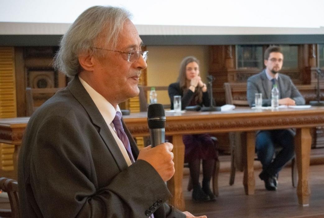 „Mitic şi mistic în medicină” 117694