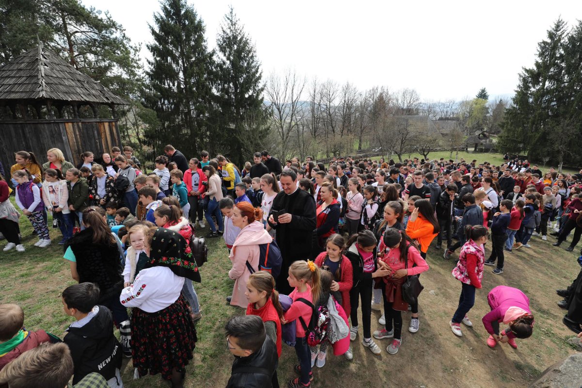 Reuniunea tinerilor ortodocși sigheteni la Muzeul Satului din Sighetul Marmației 113015