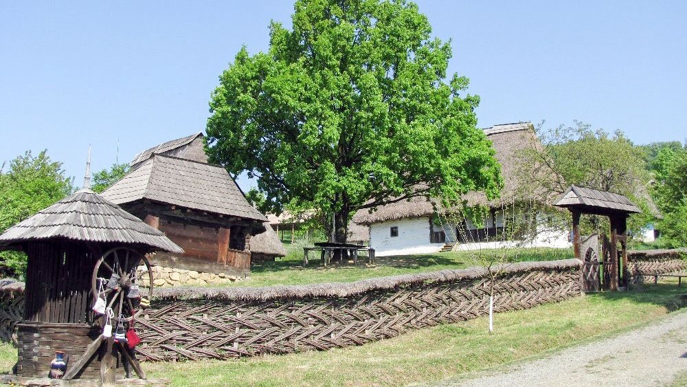 Satul și moștenirile culturale inestimabile 112893