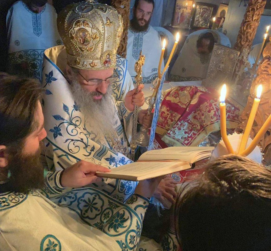 Înaltpreasfinţitul Părinte Teofan a slujit la hramul Chiliei „Buna Vestire” a Schitului Lacu 112802