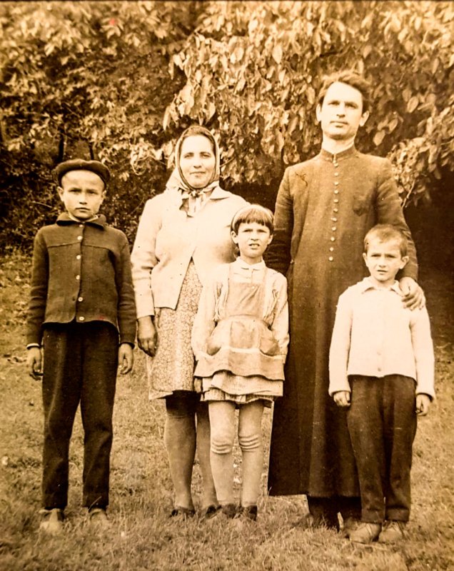 Preotul Haralambie Predescu din Brebina 112870