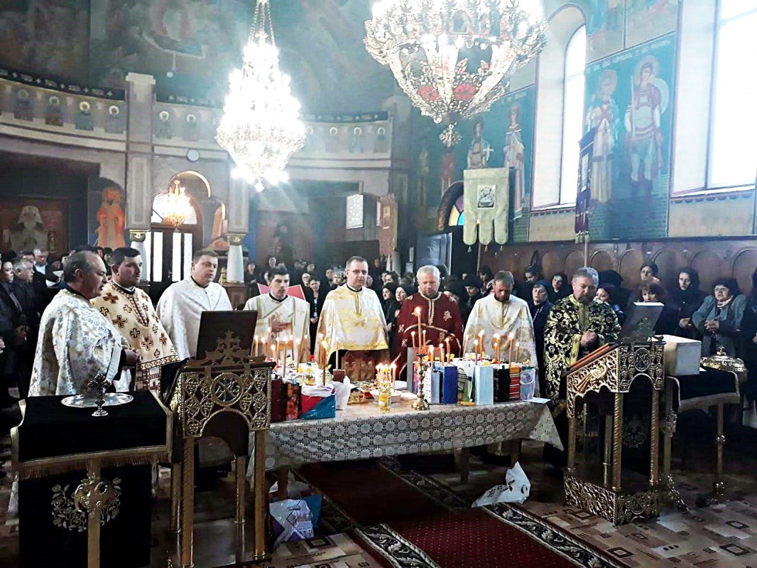 Taina Sfântului Maslu la Băuțarul Inferior, Caransebeș 112868