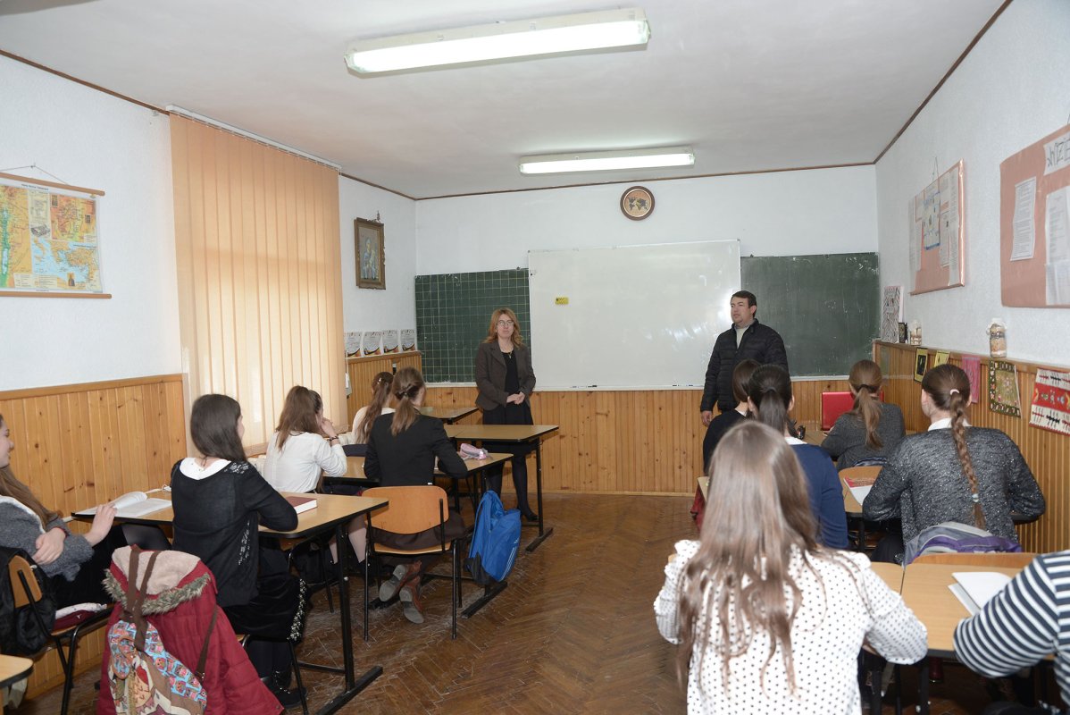 Un loc unde educaţia se împleteşte cu rugăciunea 112823