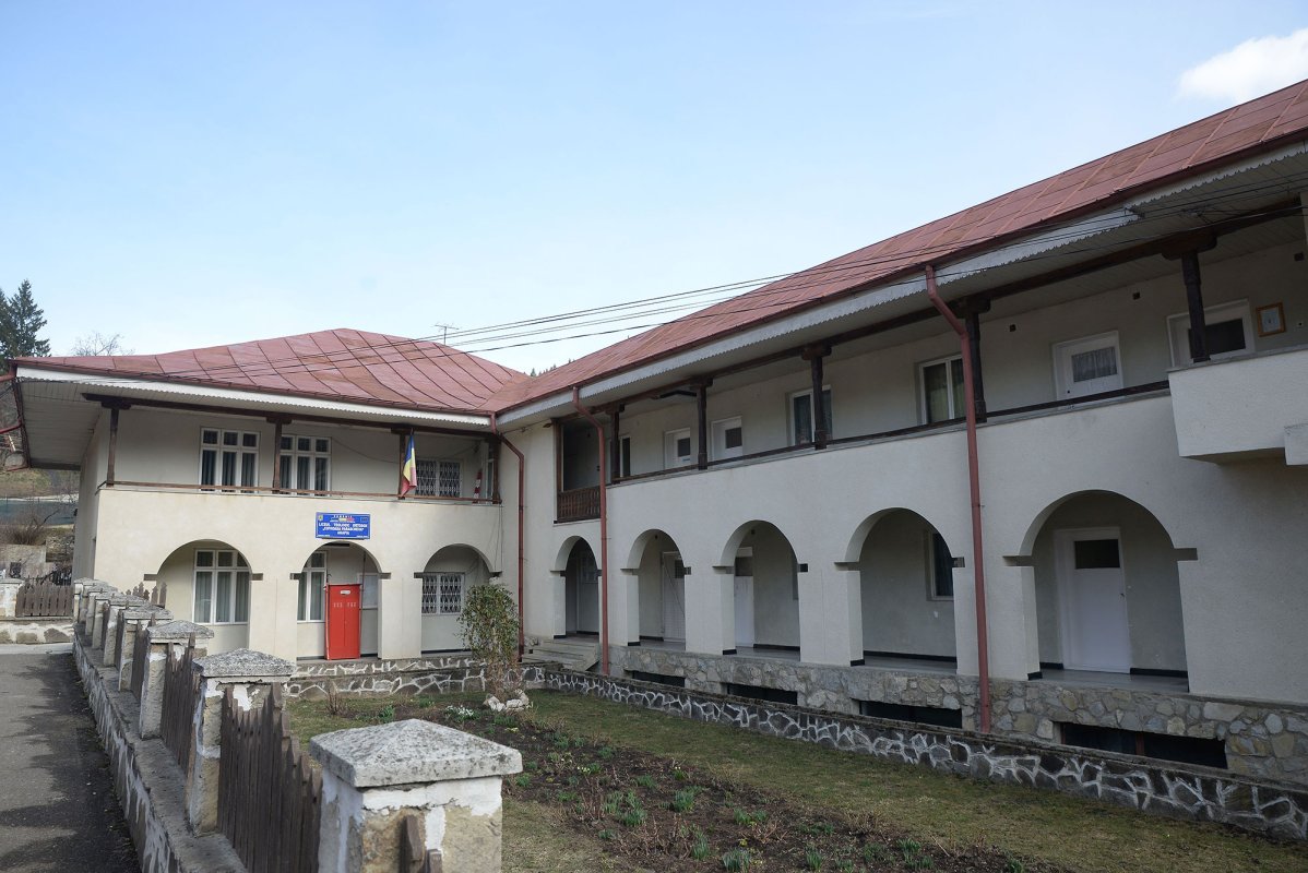 Un loc unde educaţia se împleteşte cu rugăciunea 112824