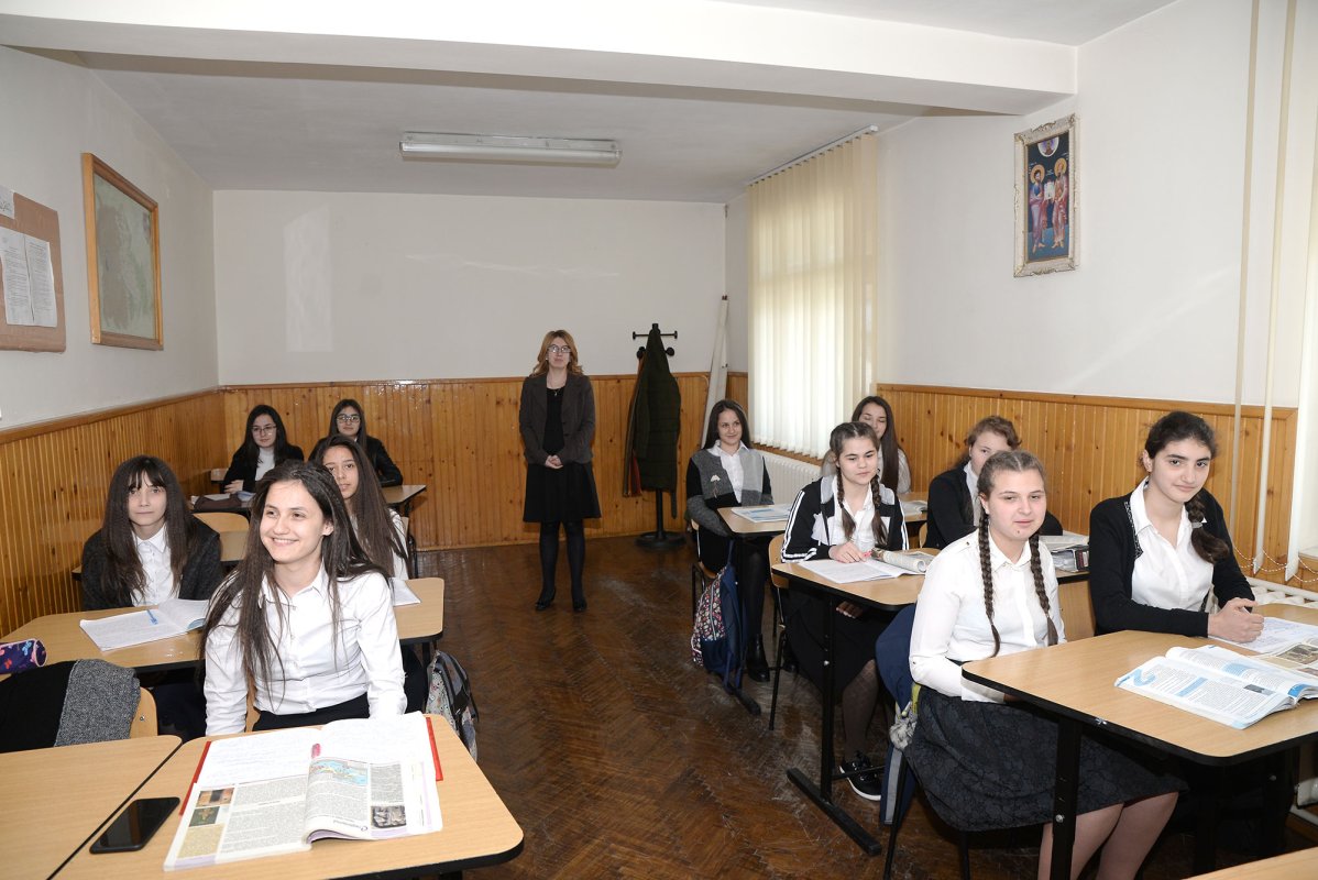 Un loc unde educaţia se împleteşte cu rugăciunea 112828