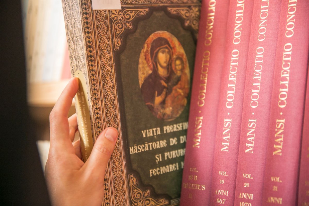 „Imnul care exprimă dogma Bisericii prin intermediul poeziei” 112726