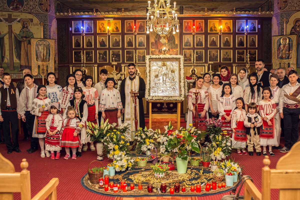 Prezentul activ și creativ al Bisericii, la Barcani 112758