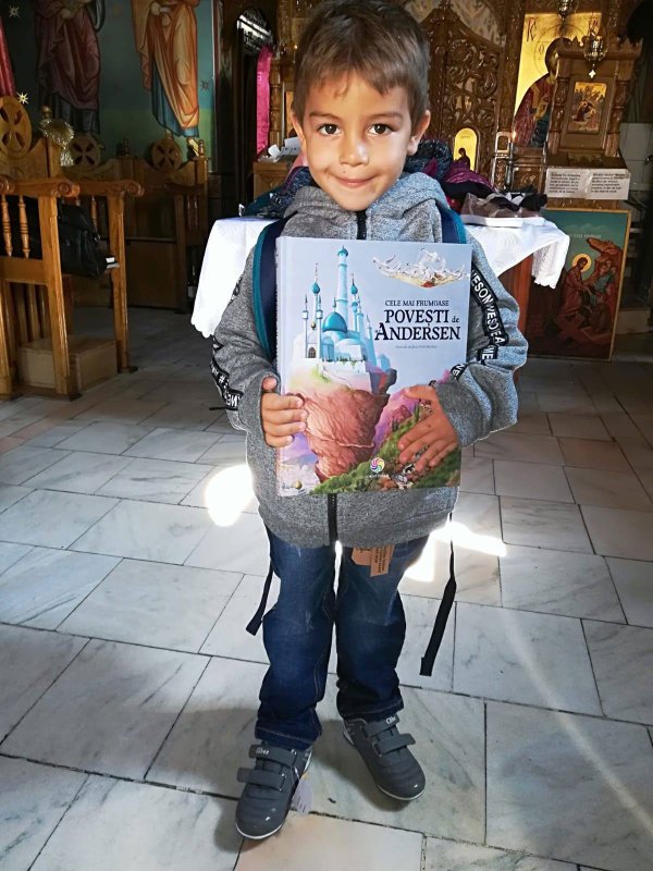 Patru mii de copii îşi aşteaptă îngerii păzitori  112631