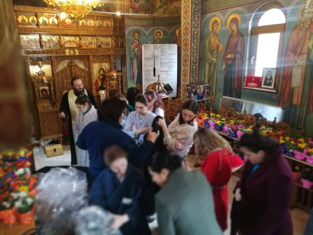 Patru mii de copii îşi aşteaptă îngerii păzitori  112632