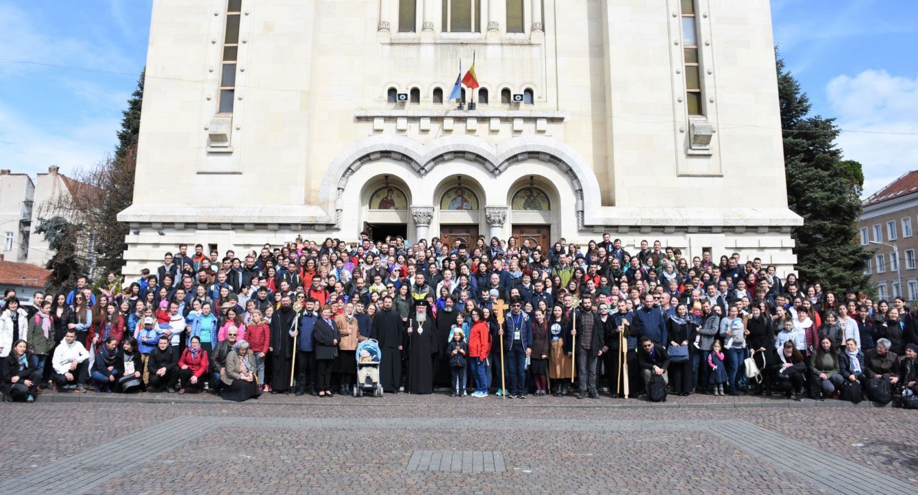 „Pelerinajul tinerilor pe jos de la Iclod la Mănăstirea Nicula”, ediția a IX-a 112574