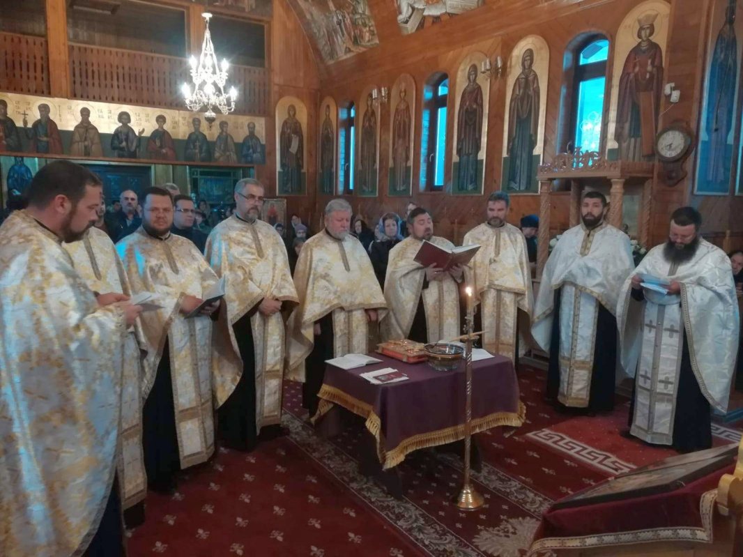 Seară de rugăciune pe Meteora Bacăului 112532