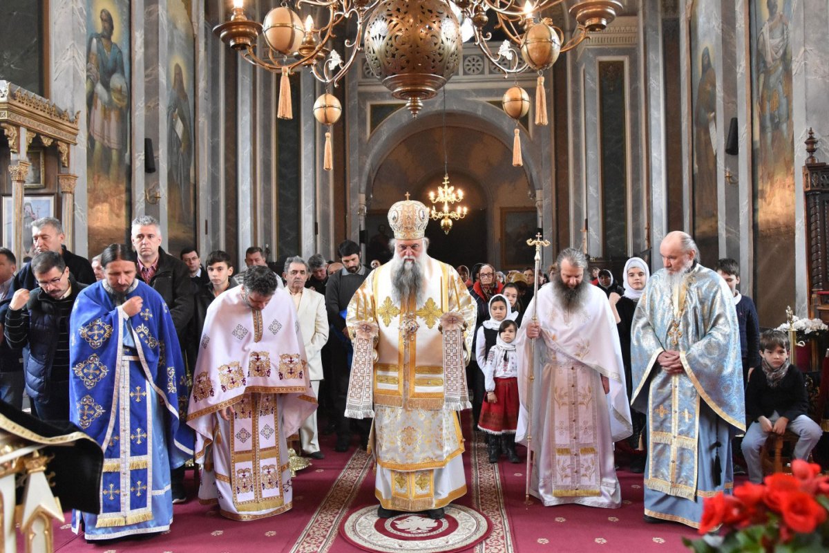 Bucurii sfinte la Craiova şi Bistriţa 112517