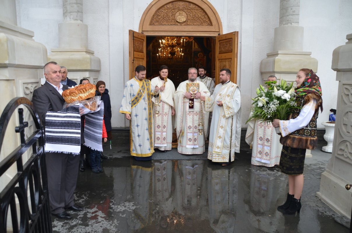 „Când se împuţinează dragostea de Dumnezeu, suntem predispuşi spre orice păcat” 112456