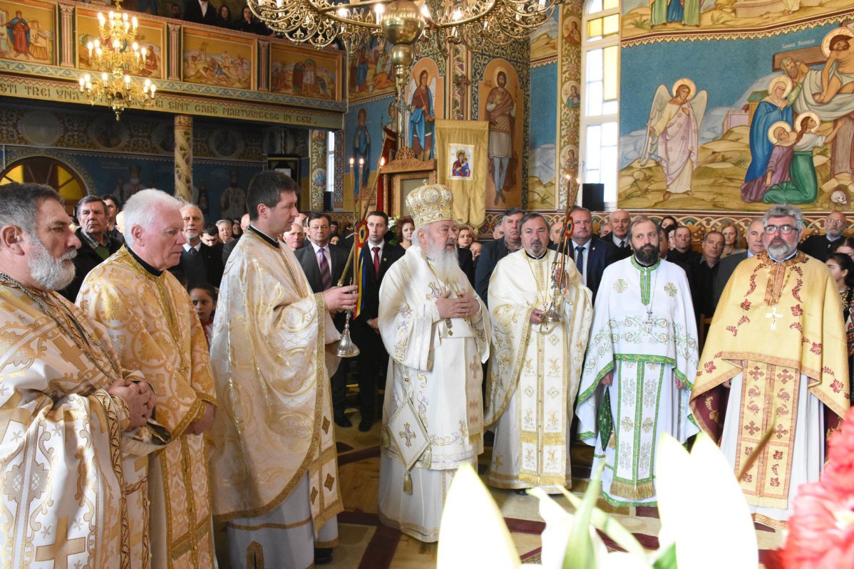 Slujiri arhierești în Duminica a cincea din Postul Mare 112497