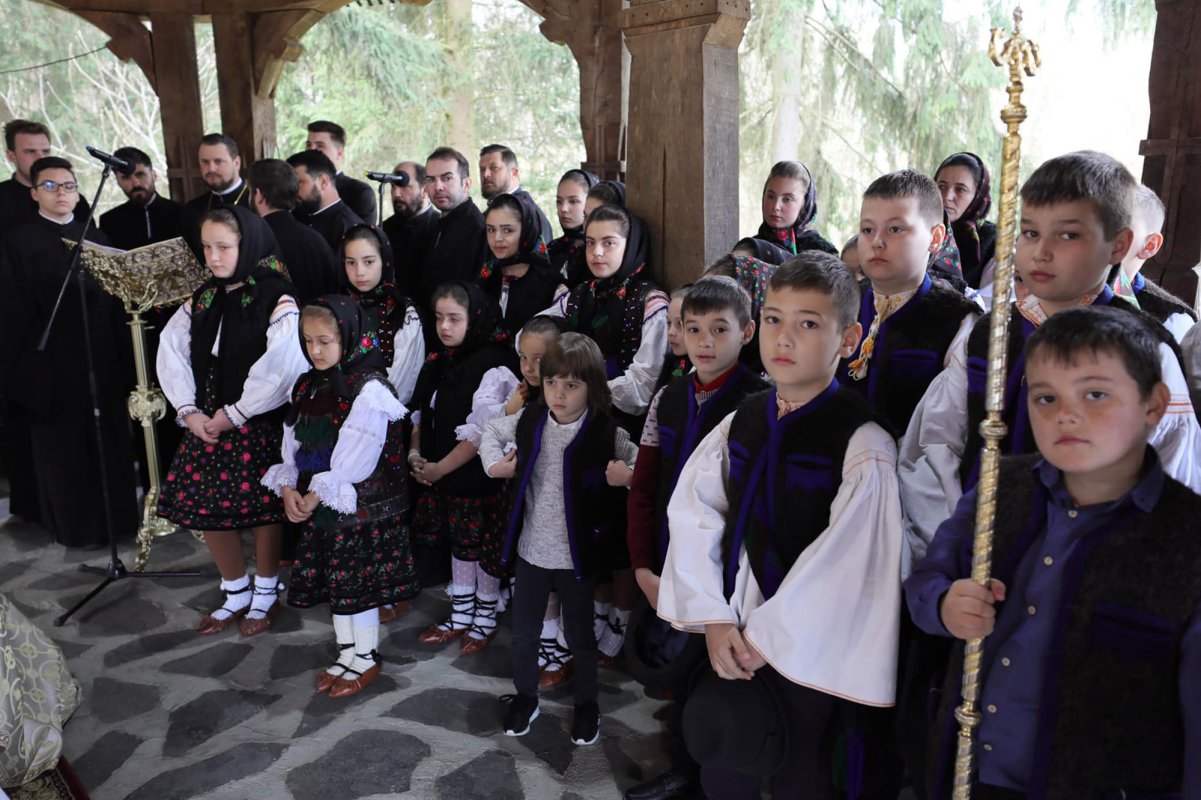 Slujiri arhierești în Duminica a cincea din Postul Mare 112507