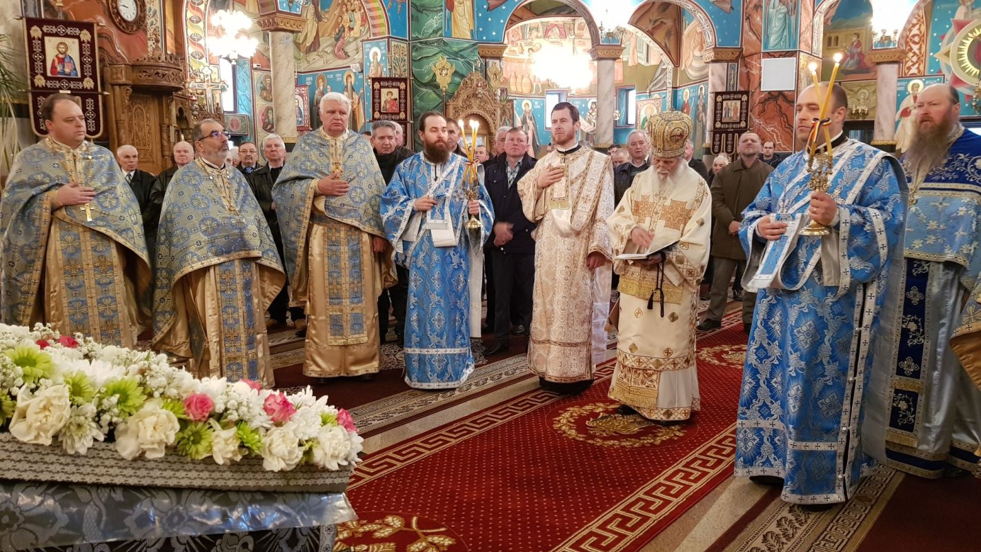 Binecuvântare arhierească pentru credincioşii din Gura Humorului 112381