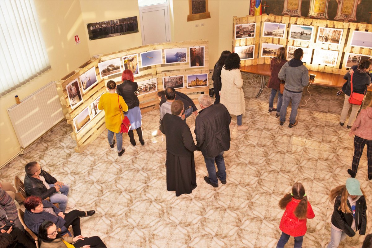 Expoziție de fotografie „Eterna Gondolă”, la Huedin 112435