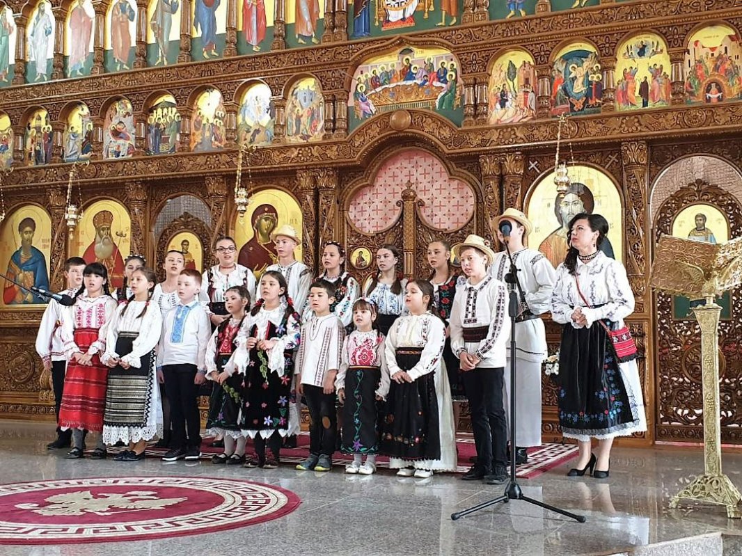 Festivalul de pricesne „La umbra Crucii Tale” în Protopopiatul Marghita 112430