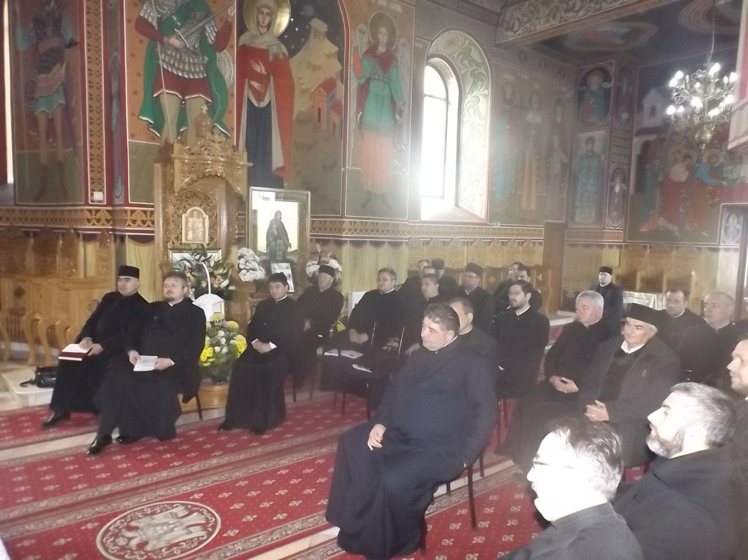 Proiect dedicat vârstnicilor, dezbătut în Protopopiatul Buhuşi 112385