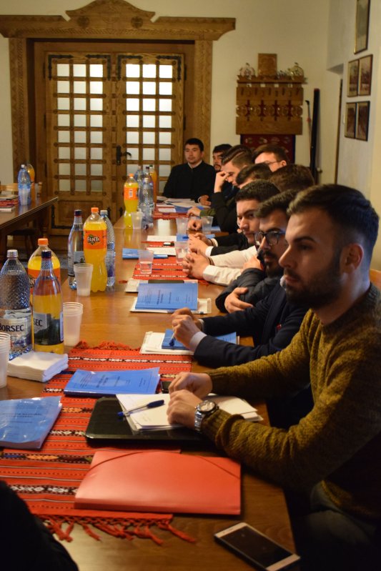 Simpozion Naţional Studenţesc la Mănăstirea Lainici 112446